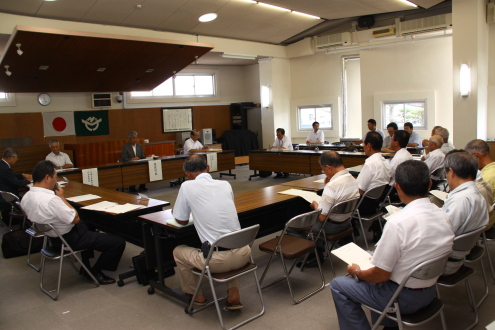 臂曲地内採石の協定締結の様子