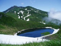 遊佐町の山のふもとの写真