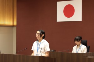 所信表明の様子