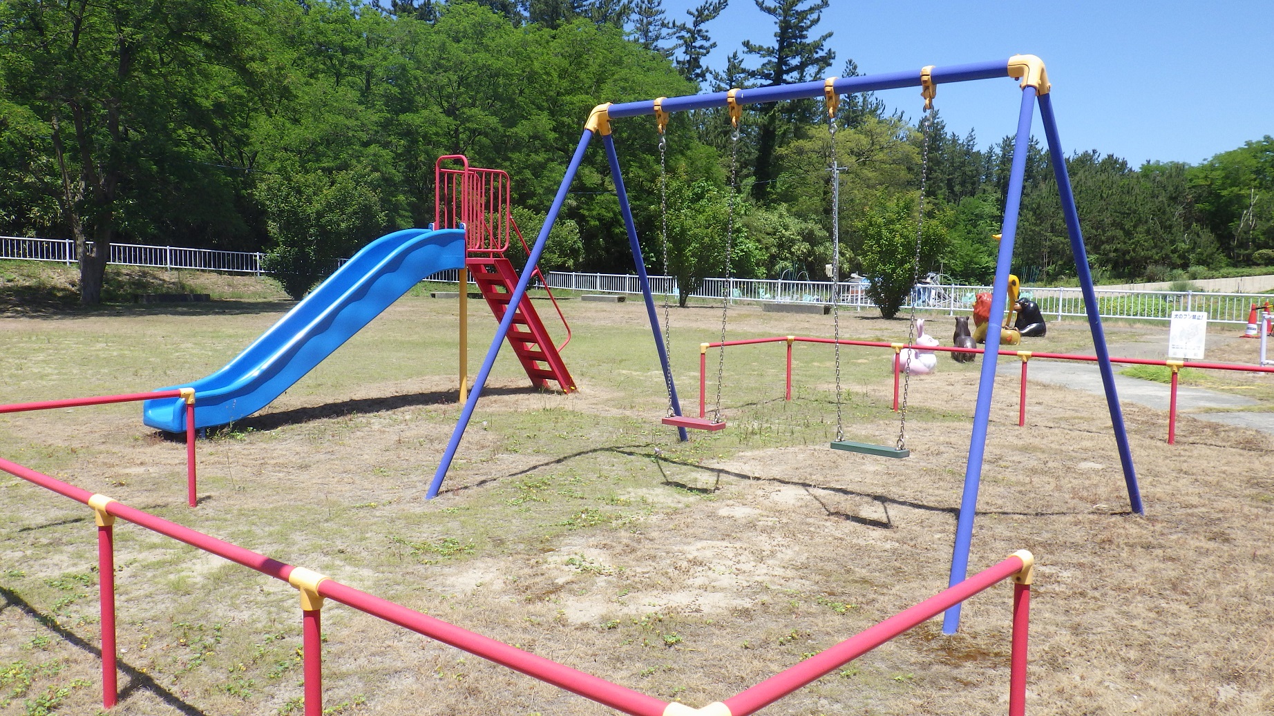 都市公園_白木児童公園_ブランコすべり台