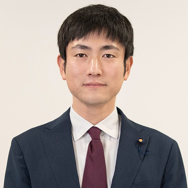 遊佐　亮太
