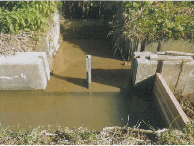 （水路に堆積した土砂の撤去作業後）
