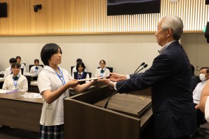 R5第一回少年議会での当選証書附与式